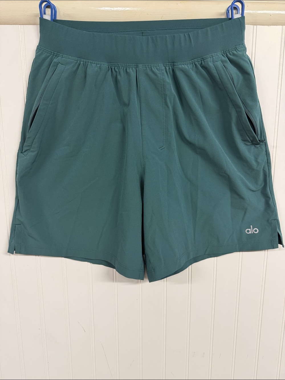ALO Yoga Men's Teal Green Athletic Shorts